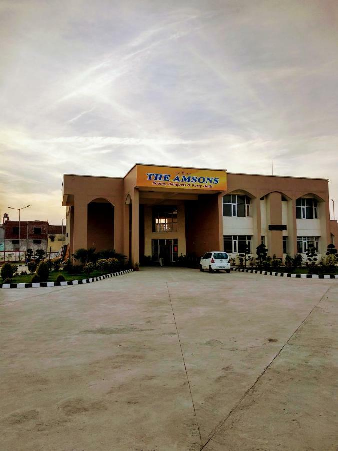 The Amsons Resorts Ludhiana Zewnętrze zdjęcie