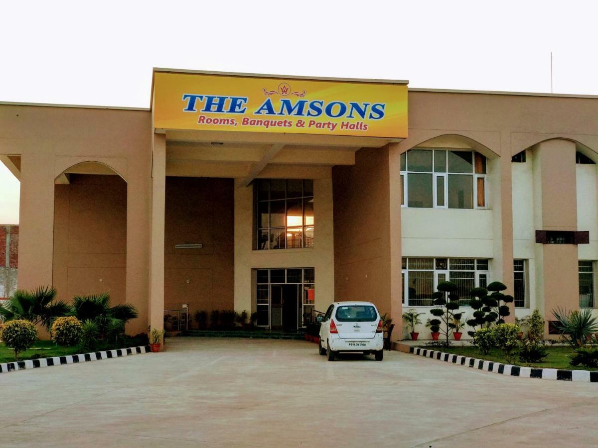 The Amsons Resorts Ludhiana Zewnętrze zdjęcie